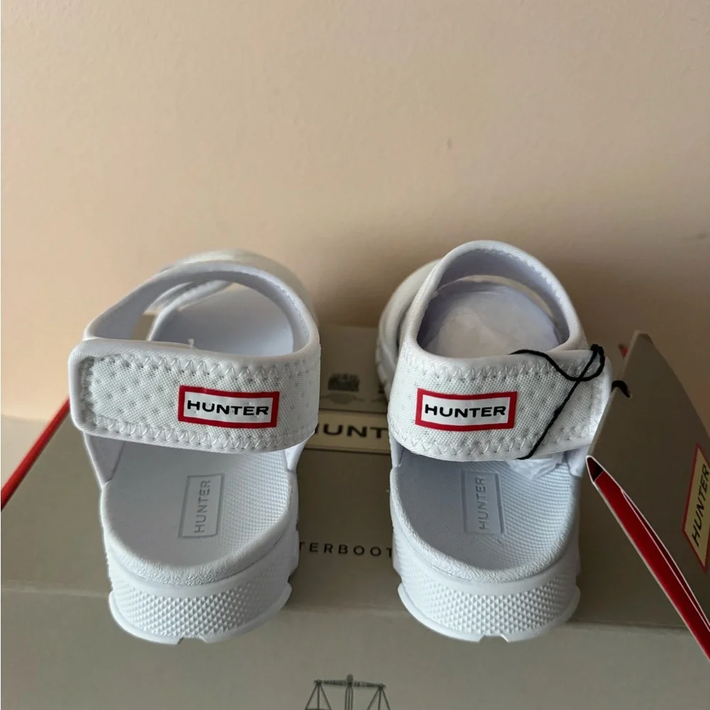 Hunter Original Outdoor Sandal. New. Size: 1